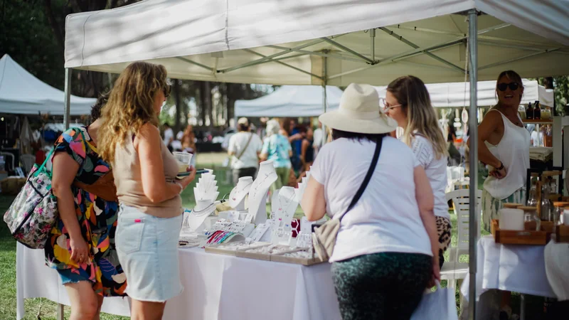 Photo de couverture - Foodtrucks et Marché de créateurs Chez Tata Simone